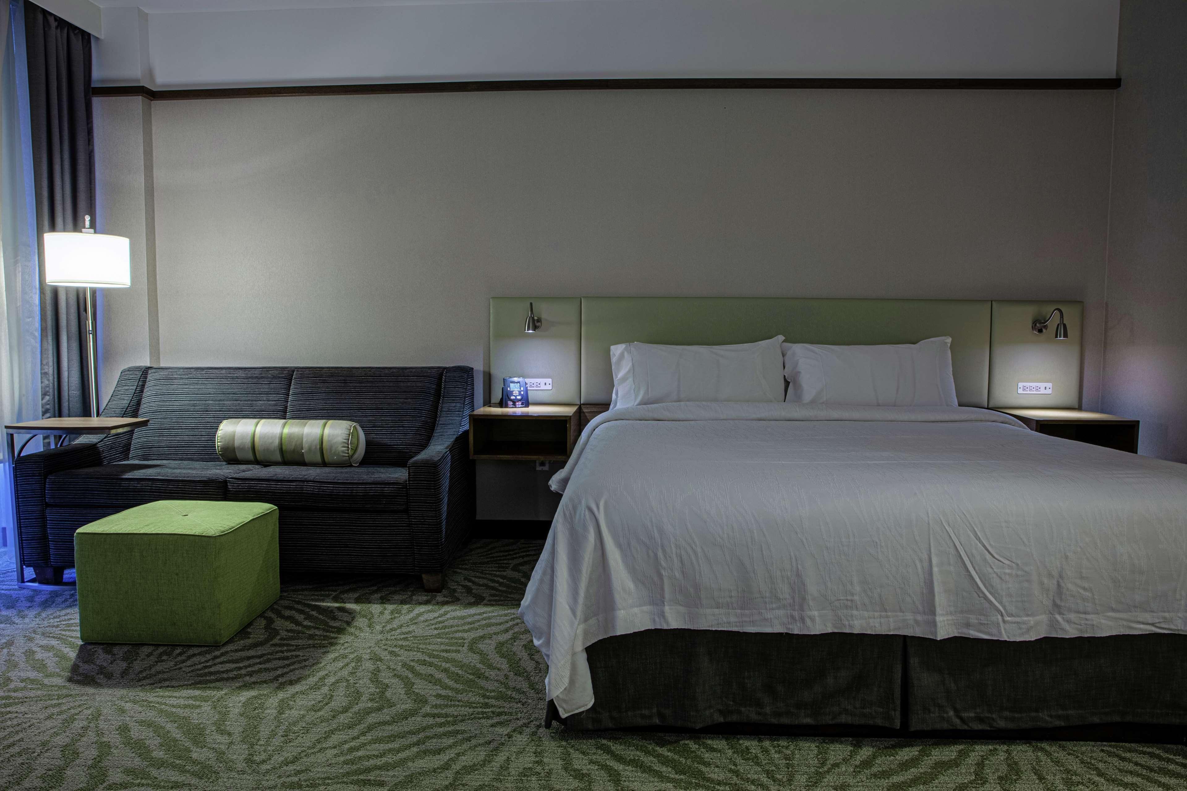 Hilton Garden Inn Montreal Airport Дорваль Екстер'єр фото
