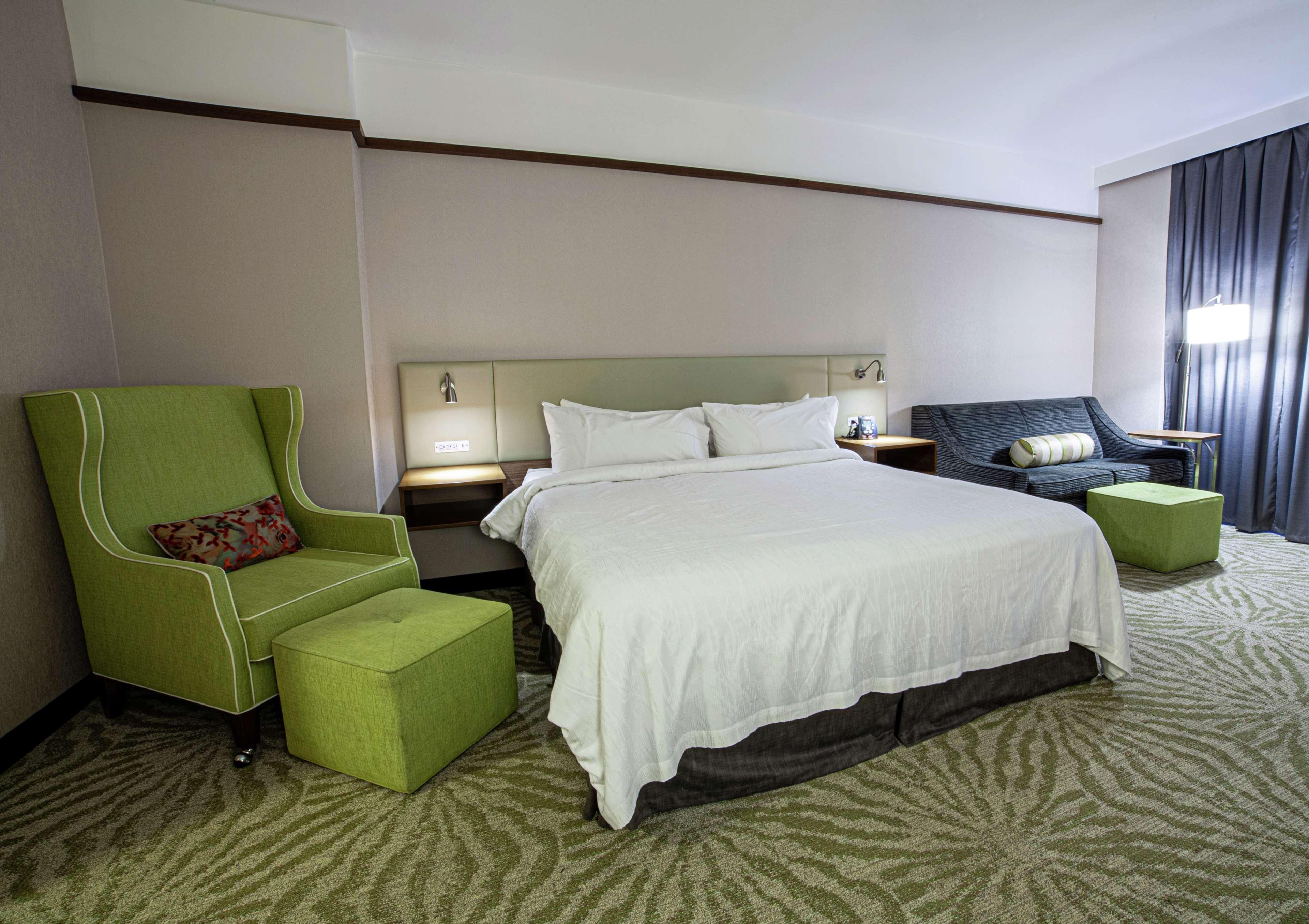 Hilton Garden Inn Montreal Airport Дорваль Екстер'єр фото