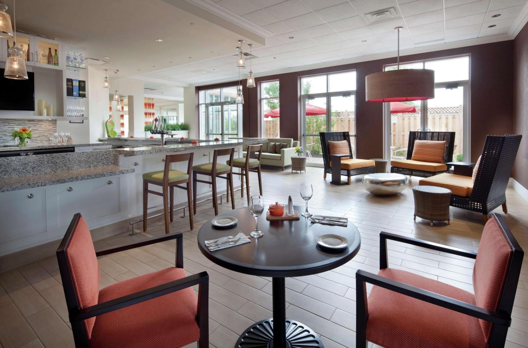 Hilton Garden Inn Montreal Airport Дорваль Екстер'єр фото