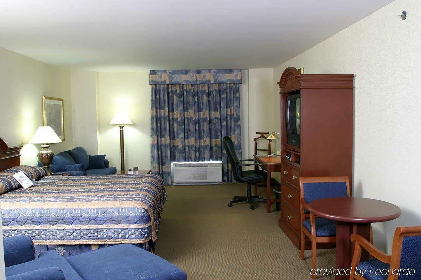 Hilton Garden Inn Montreal Airport Дорваль Екстер'єр фото